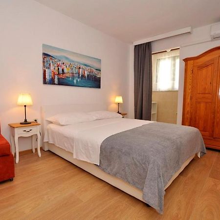 Apartmani More ドルヴェニク エクステリア 写真
