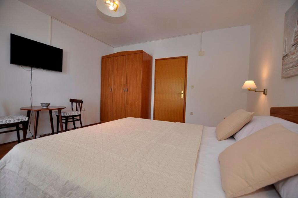 Apartmani More ドルヴェニク エクステリア 写真