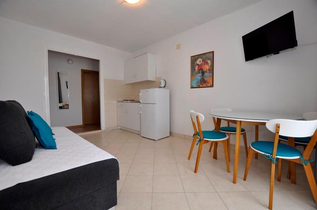 Apartmani More ドルヴェニク エクステリア 写真