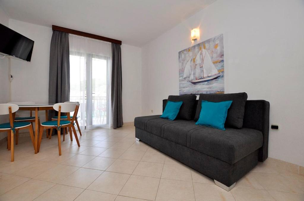 Apartmani More ドルヴェニク エクステリア 写真