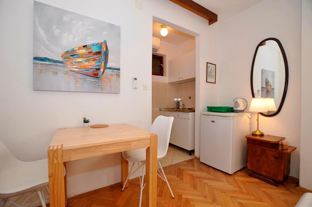 Apartmani More ドルヴェニク エクステリア 写真