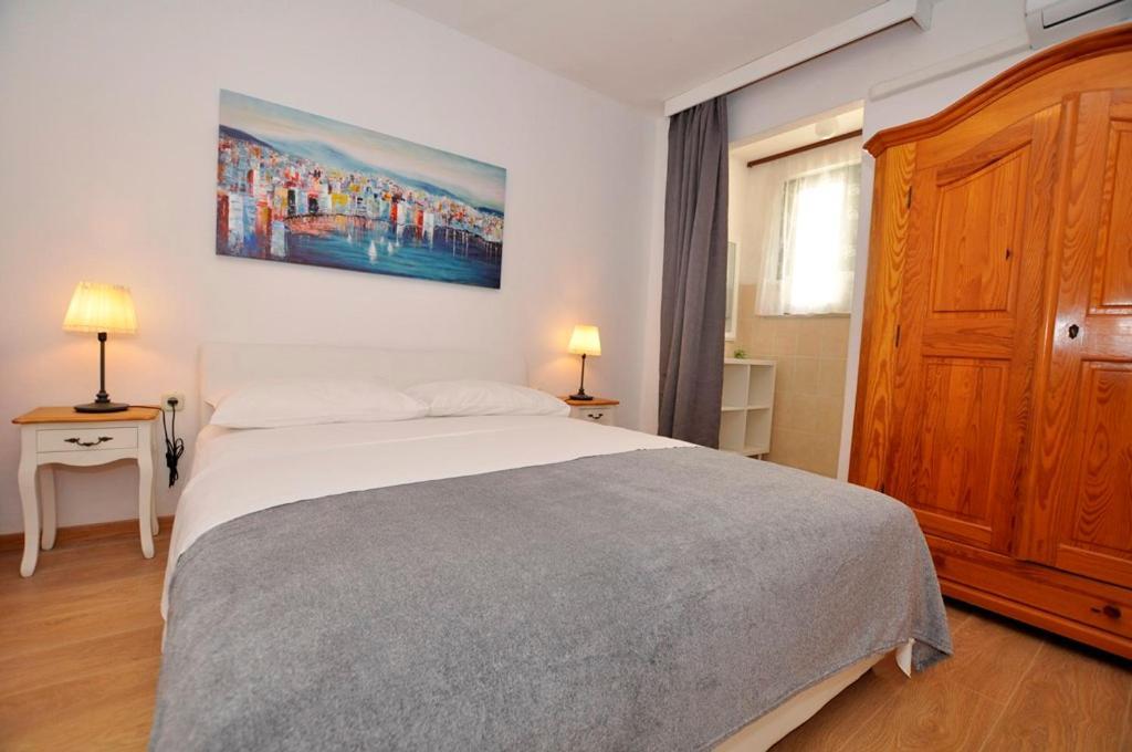 Apartmani More ドルヴェニク エクステリア 写真