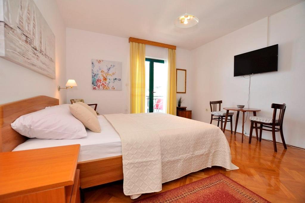 Apartmani More ドルヴェニク エクステリア 写真