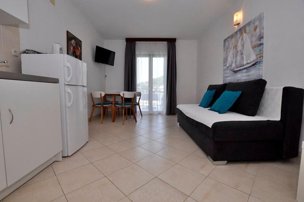 Apartmani More ドルヴェニク エクステリア 写真