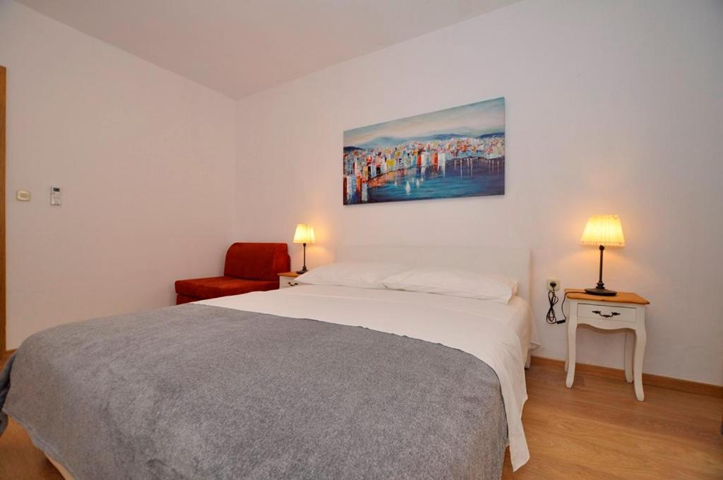 Apartmani More ドルヴェニク エクステリア 写真